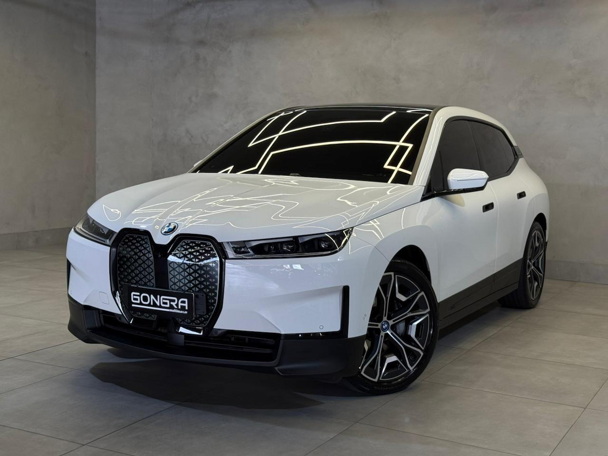 Foto do veículo BMW iX  XDRIVE40 2022/2023 28.060 KM R$ 349.900,00