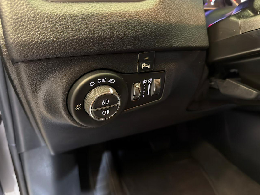 Foto do veículo JEEP COMPASS  SPORT FLEX 2019 51.000 KM 92.900,00