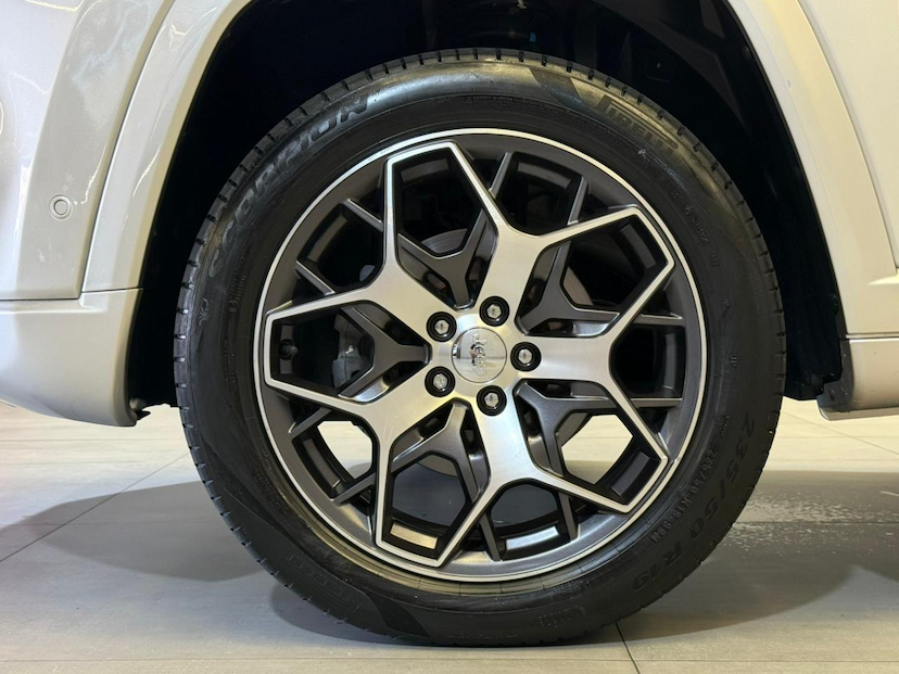 Foto do veículo JEEP COMMANDER  OVR TD380 2022 59.784 KM 175.900,00