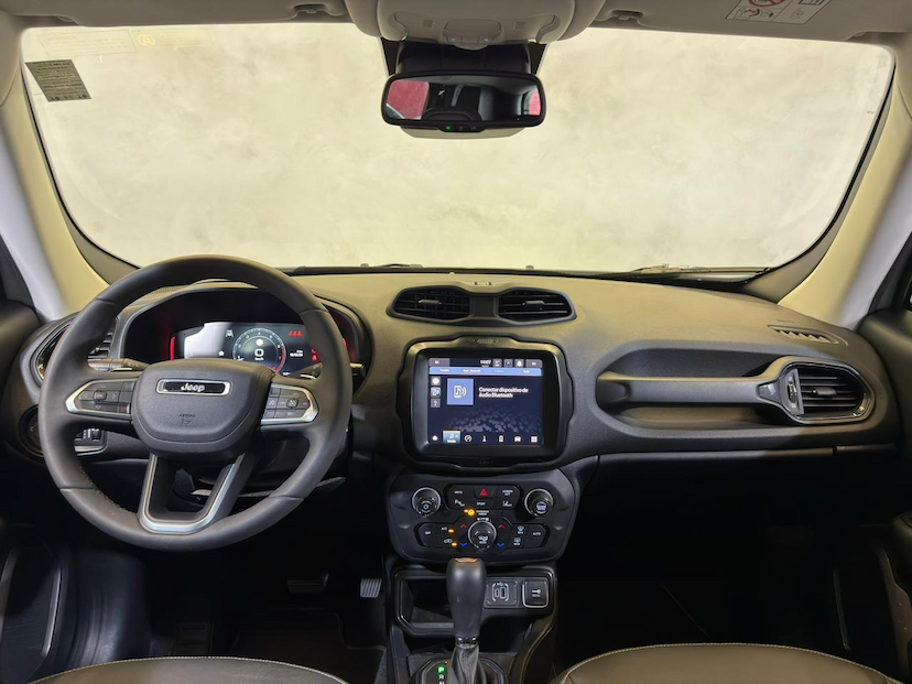 Foto do veículo JEEP RENEGADE  LGTD T270 2024 18.596 KM 118.900,00