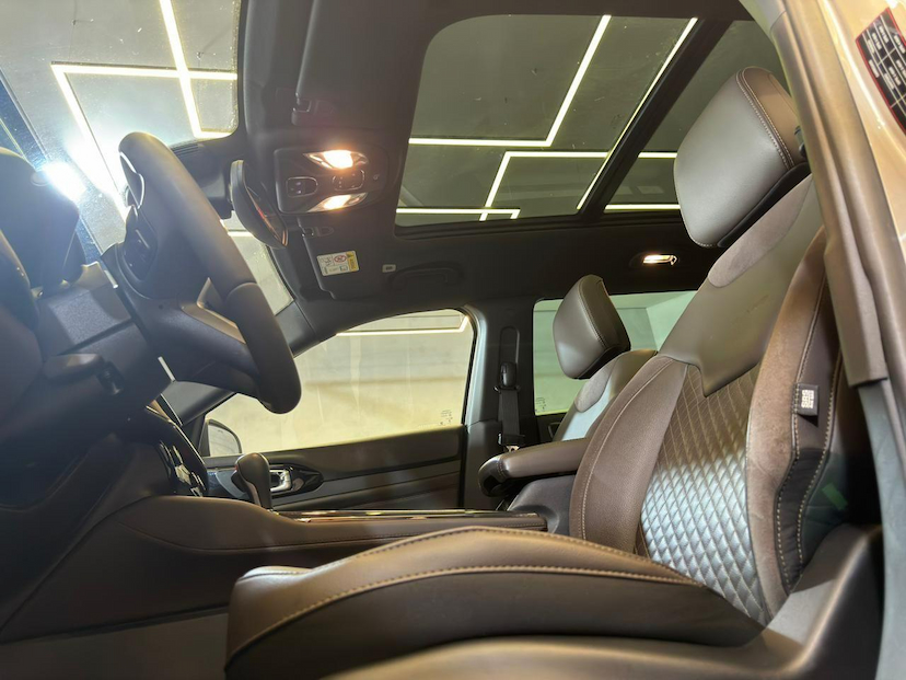Foto do veículo JEEP COMMANDER  OVR T270 2024 14.633 KM 196.900,00