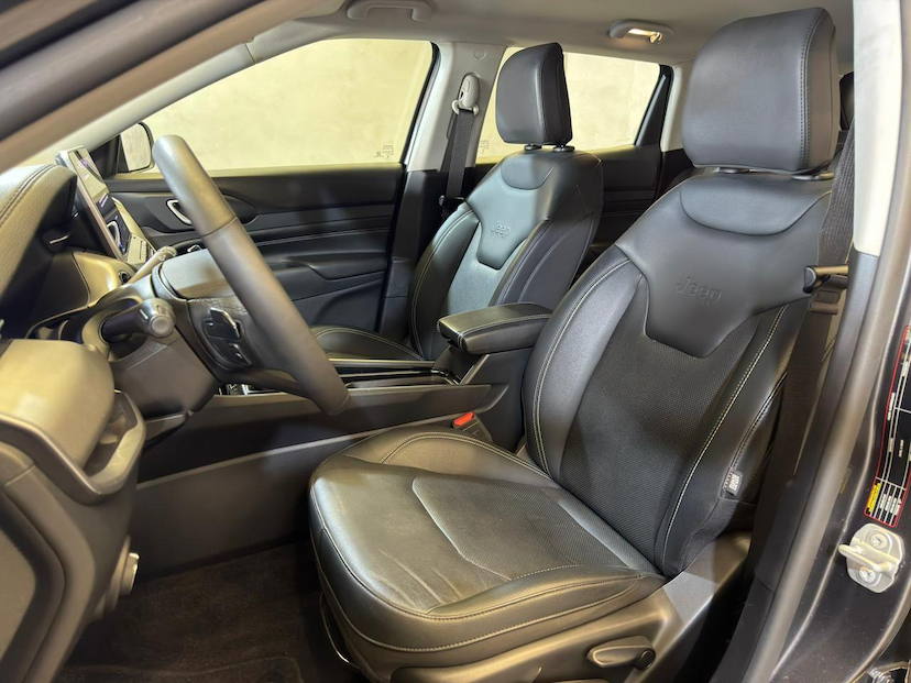 Foto do veículo JEEP COMPASS  LONG T 2025 9.900 KM 155.900,00