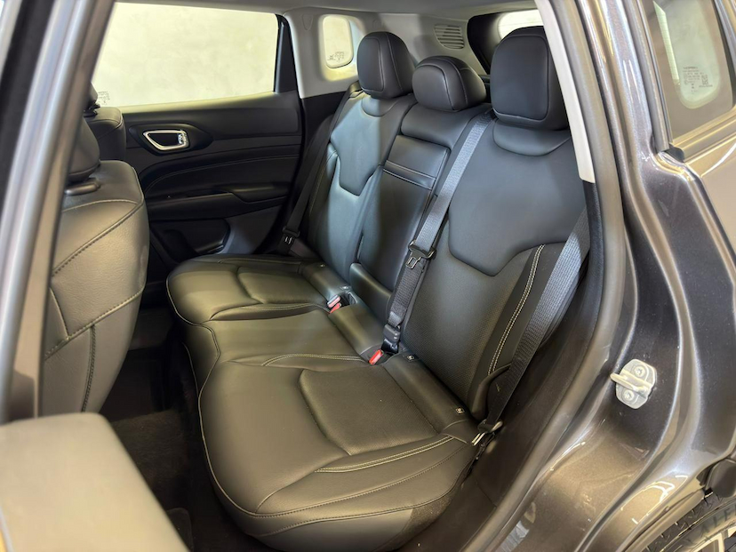 Foto do veículo JEEP COMPASS  LONG T 2025 9.900 KM 155.900,00
