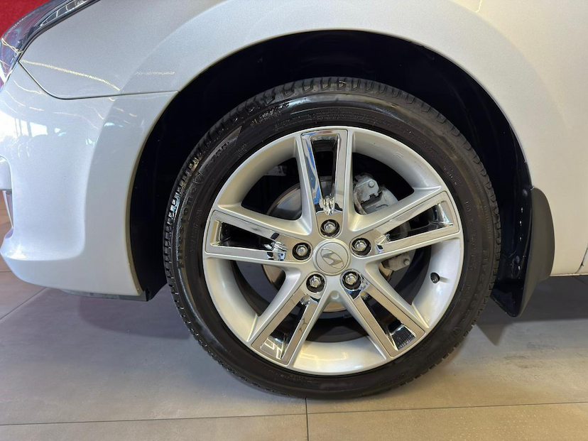 Foto do veículo HYUNDAI I30  2.0 2012 88.312 KM 49.900,00
