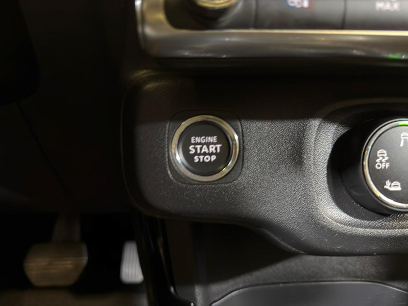 Foto do veículo CITROËN C4 CACTUS C4CACTUS SHINE T 2019 75.250 KM 78.900,00