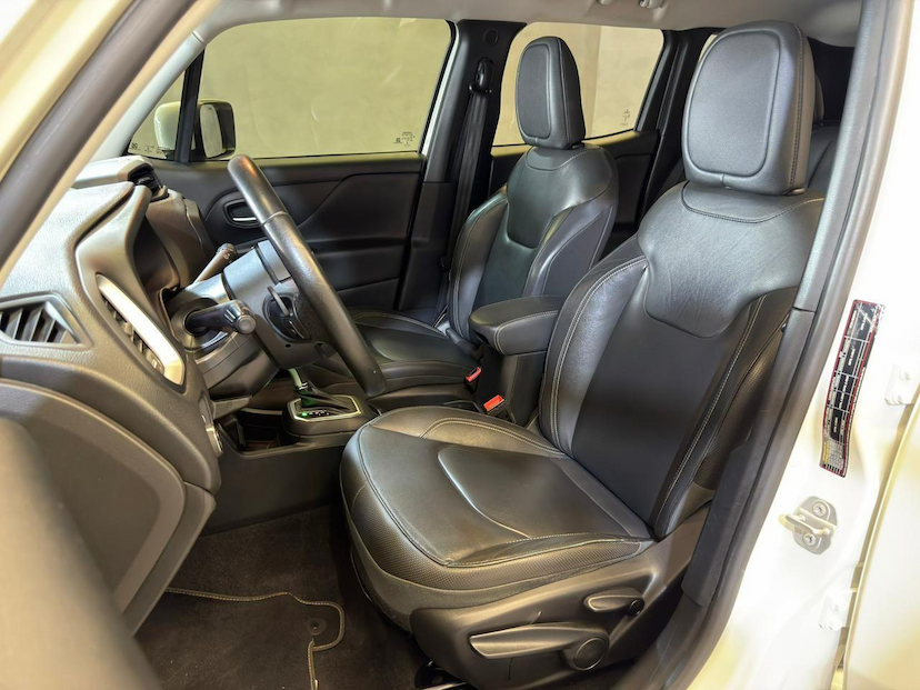 Foto do veículo JEEP RENEGADE  LONGITUDE 1.8 FLEX AUTOMATICO 2021 90.566 KM 86.900,00