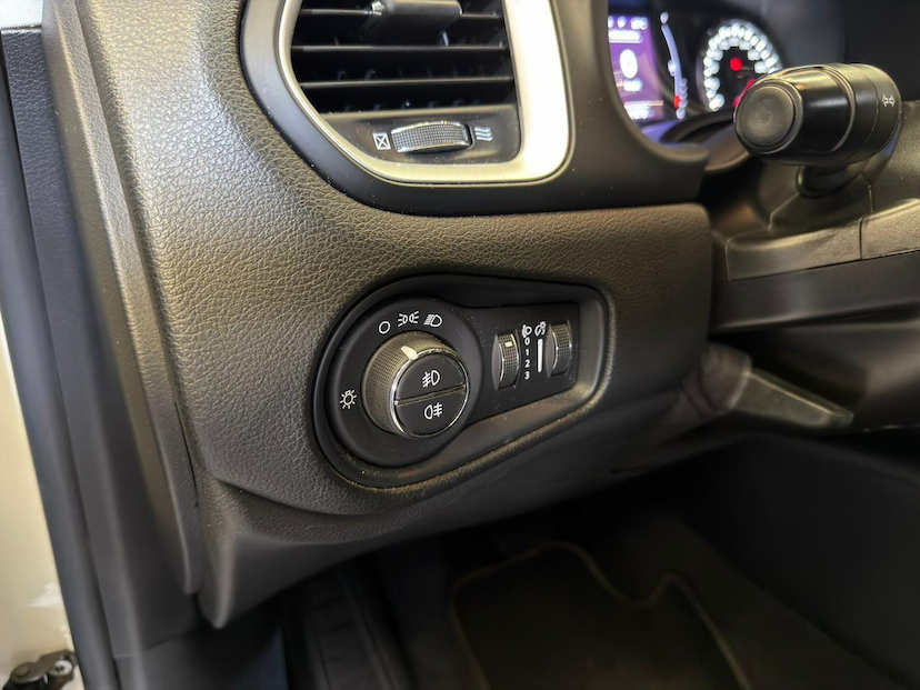 Foto do veículo JEEP RENEGADE  LONGITUDE 1.8 FLEX AUTOMATICO 2021 90.566 KM 86.900,00