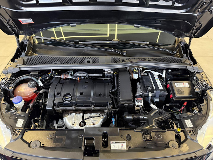 Foto do veículo PEUGEOT 208  LIKE PK MT 2022 59.549 KM 57.900,00