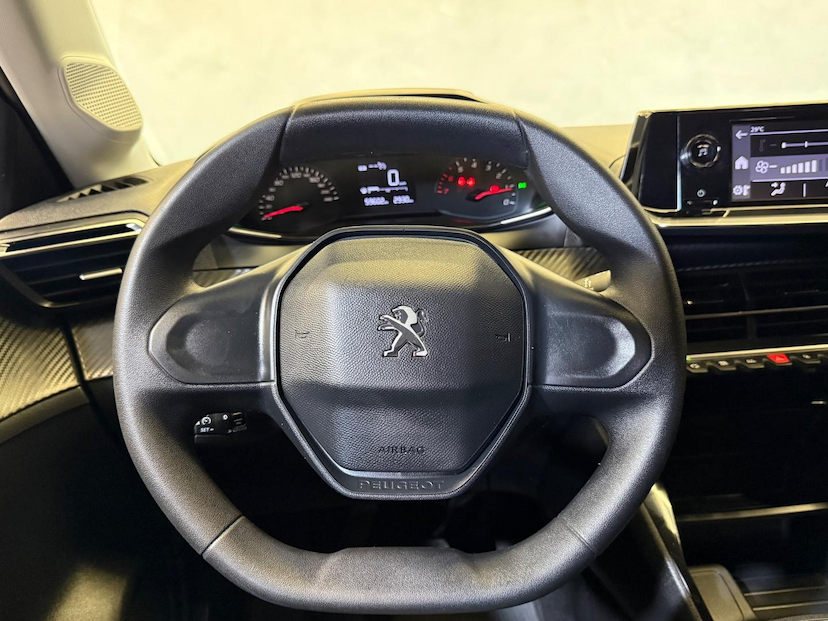 Foto do veículo PEUGEOT 208  LIKE PK MT 2022 59.549 KM 57.900,00