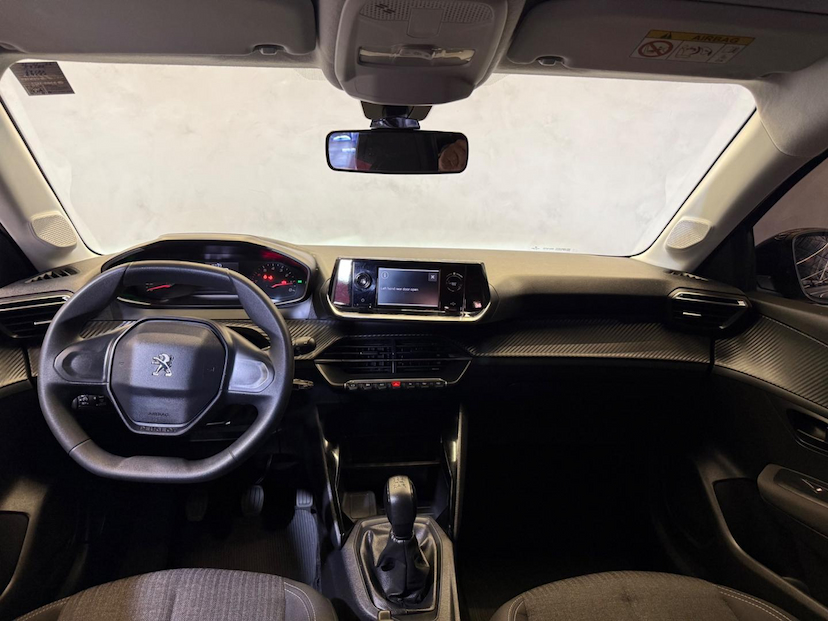 Foto do veículo PEUGEOT 208  LIKE PK MT 2022 59.549 KM 57.900,00