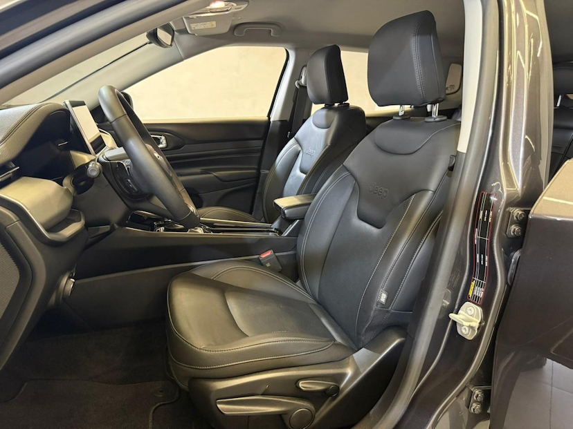 Foto do veículo JEEP COMPASS  LONG T 2025 10.302 KM 155.900,00