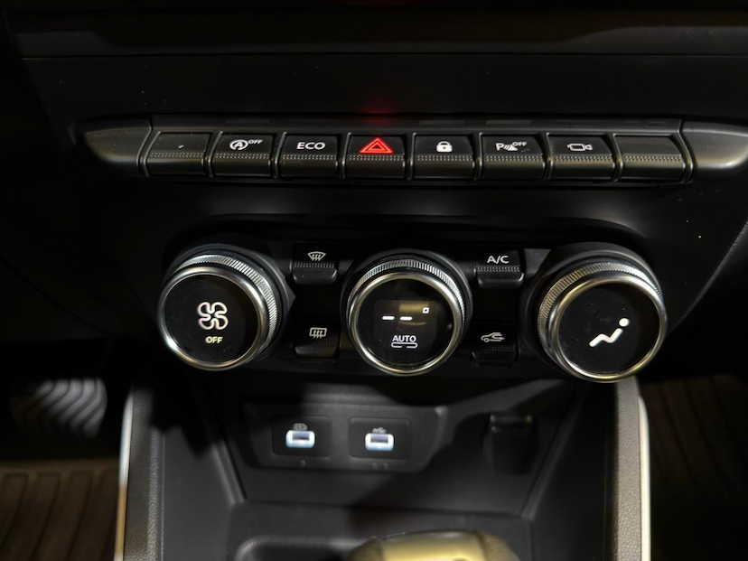 Foto do veículo RENAULT DUSTER  ICONIC 1.3 TB 16V FLEX AUT. 2023 72.818 KM 98.900,00