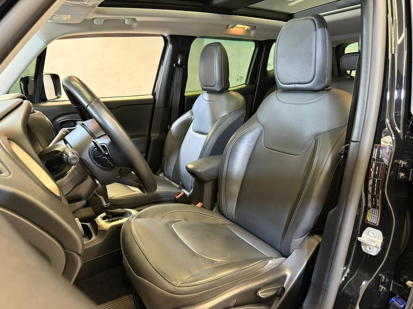 Foto do veículo JEEP RENEGADE  LNGTD AT 2016 93.971 KM 74.900,00