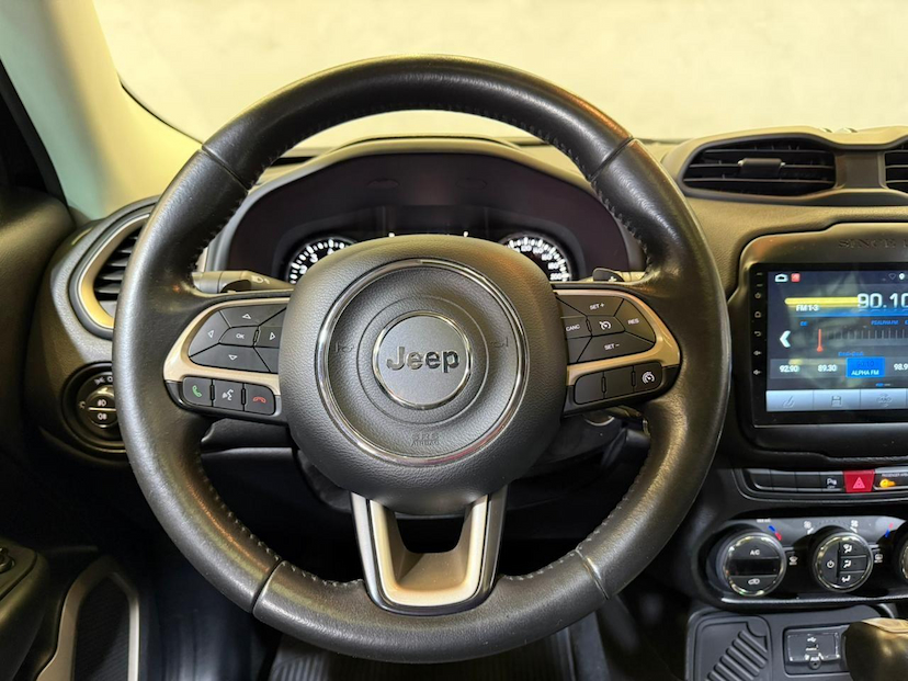 Foto do veículo JEEP RENEGADE  LNGTD AT 2016 93.971 KM 74.900,00