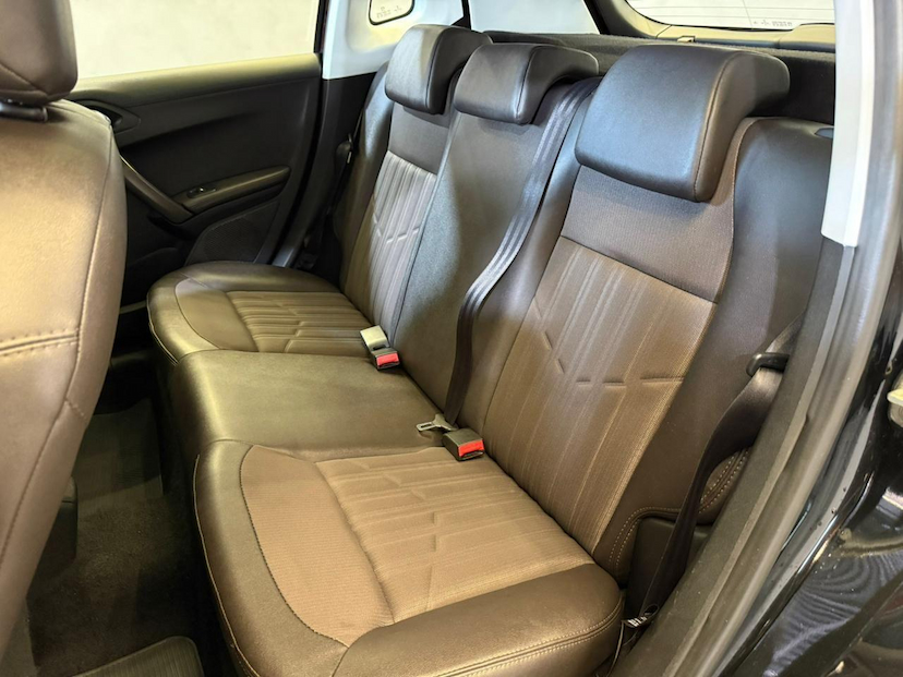 Foto do veículo PEUGEOT 2008  GRIFFE 1.6 MANUAL 2016 113.920 KM 58.900,00