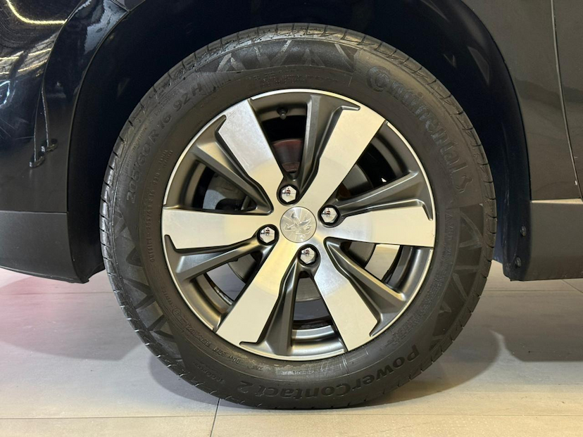 Foto do veículo PEUGEOT 2008  GRIFFE 1.6 MANUAL 2016 113.920 KM 58.900,00