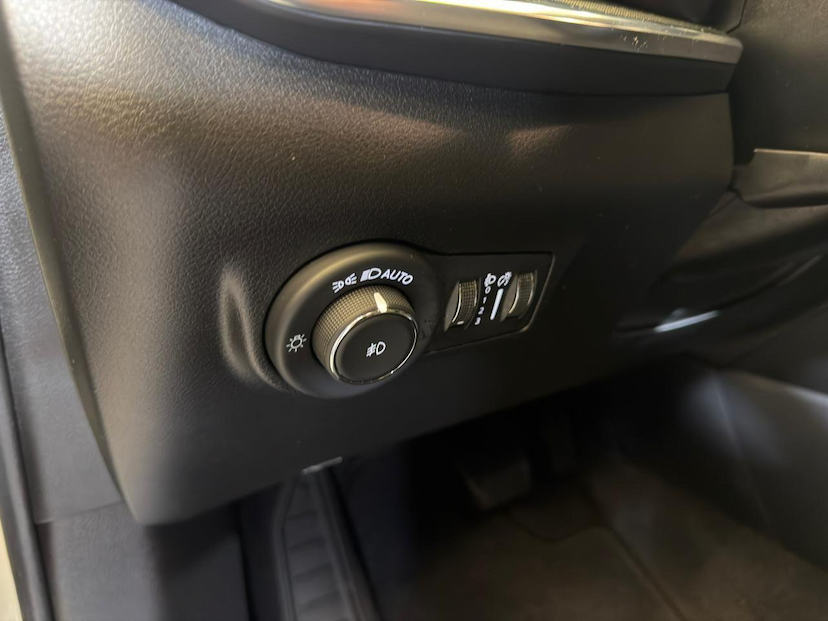 Foto do veículo JEEP COMPASS  SERIE S T 2025 25.837 KM 186.900,00
