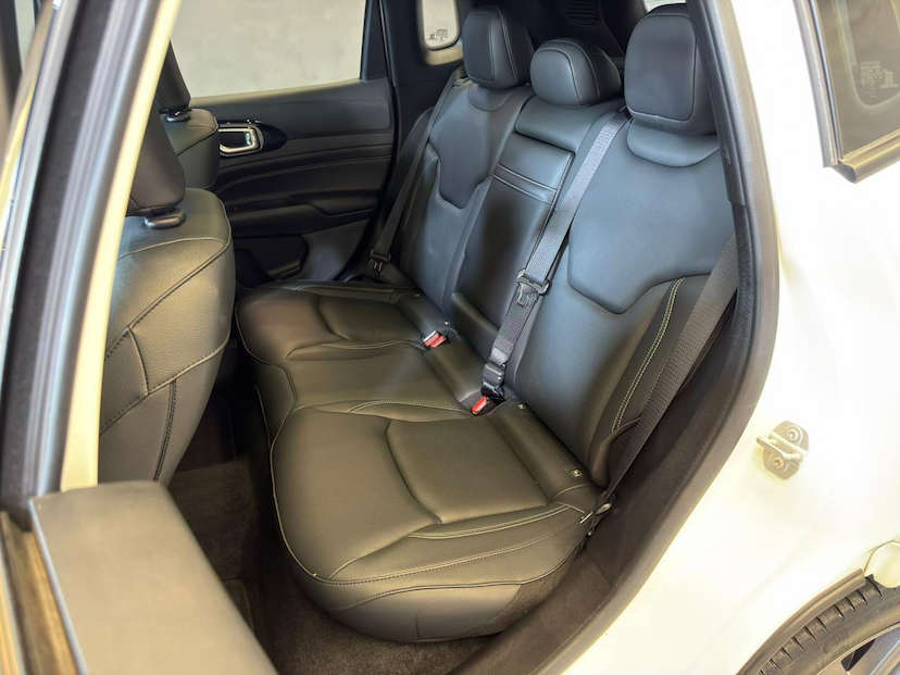 Foto do veículo JEEP COMPASS  SERIE S T 2025 25.837 KM 186.900,00