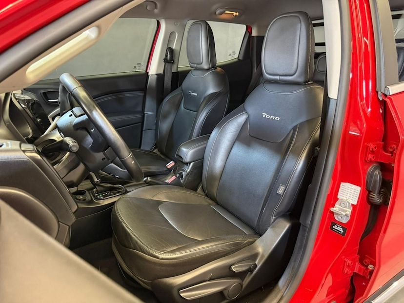 Foto do veículo FIAT TORO  FREEDOM AT9 2017 80.500 KM 90.900,00