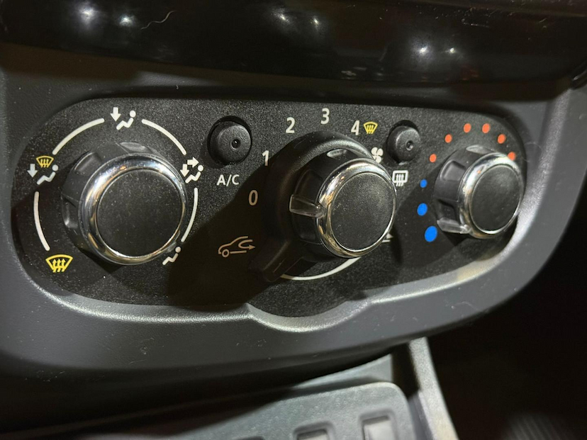 Foto do veículo RENAULT DUSTER OROCH OROCH DYN 16 SCE 2017 79.891 KM 74.900,00