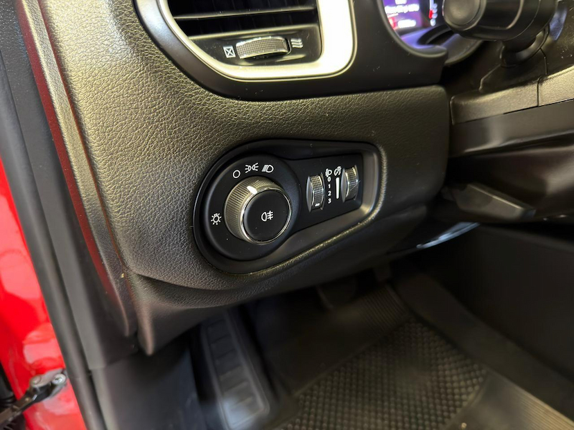 Foto do veículo JEEP RENEGADE  SPORT AT 2019 86.945 KM 74.900,00
