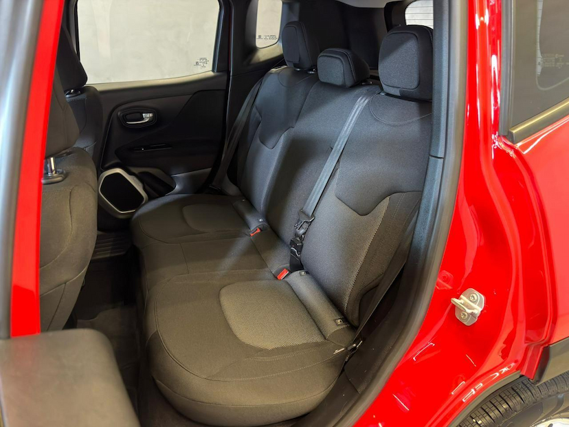 Foto do veículo JEEP RENEGADE  SPORT AT 2019 86.945 KM 74.900,00