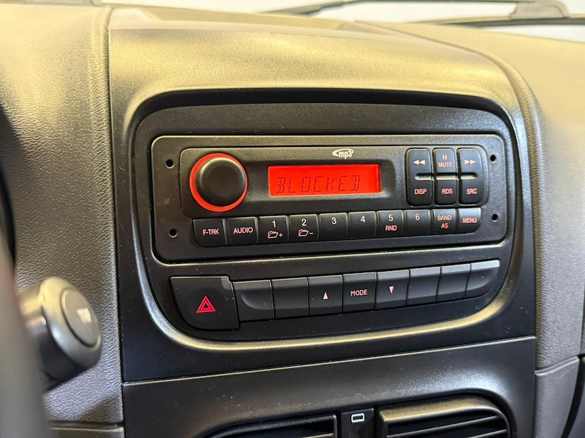 Foto do veículo FIAT STRADA  WORKING 1.4 MPI FIRE FLEX 8V CD 2015 92.860 KM 64.900,00