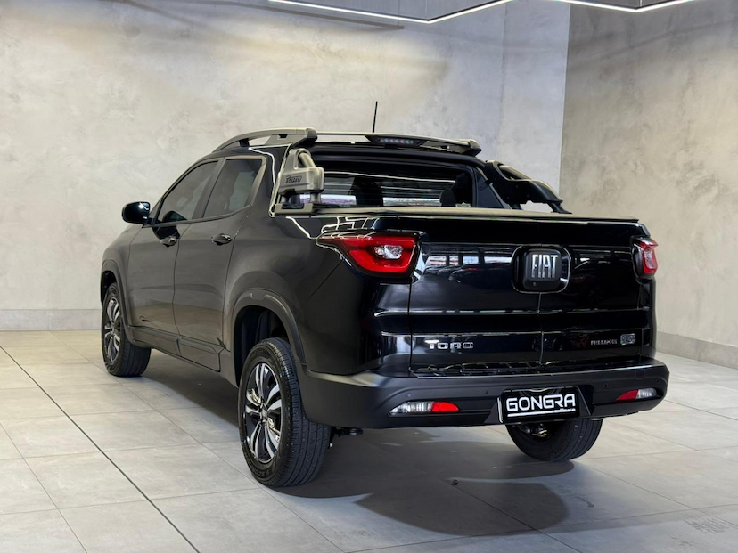 Foto do veículo FIAT TORO  FREED T270 AT6 2025 13.000 KM 136.900,00