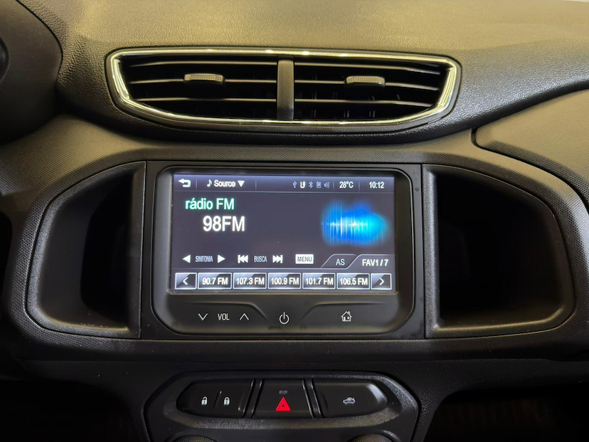 Foto do veículo CHEVROLET ONIX  1.4AT LTZ 2016 140.537 KM 58.900,00