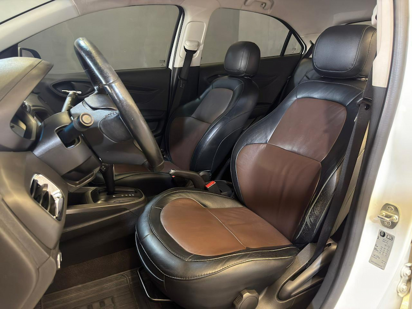 Foto do veículo CHEVROLET ONIX  1.4AT LTZ 2016 140.537 KM 58.900,00