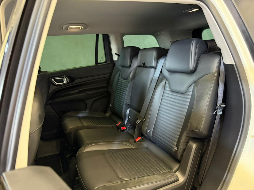 Foto do veículo JEEP COMMANDER  LIM T270 2024 17.447 KM 172.900,00