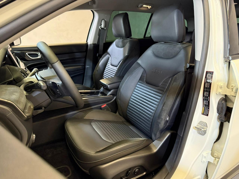 Foto do veículo JEEP COMMANDER  LIM T270 2024 17.447 KM 172.900,00