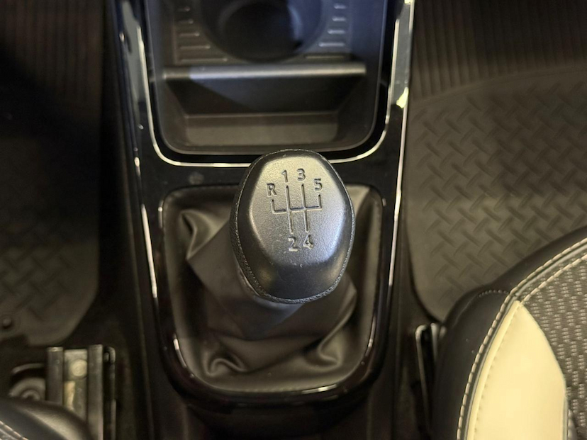 Foto do veículo RENAULT KWID  INTENS 10 MT 2020 66.751 KM 44.900,00