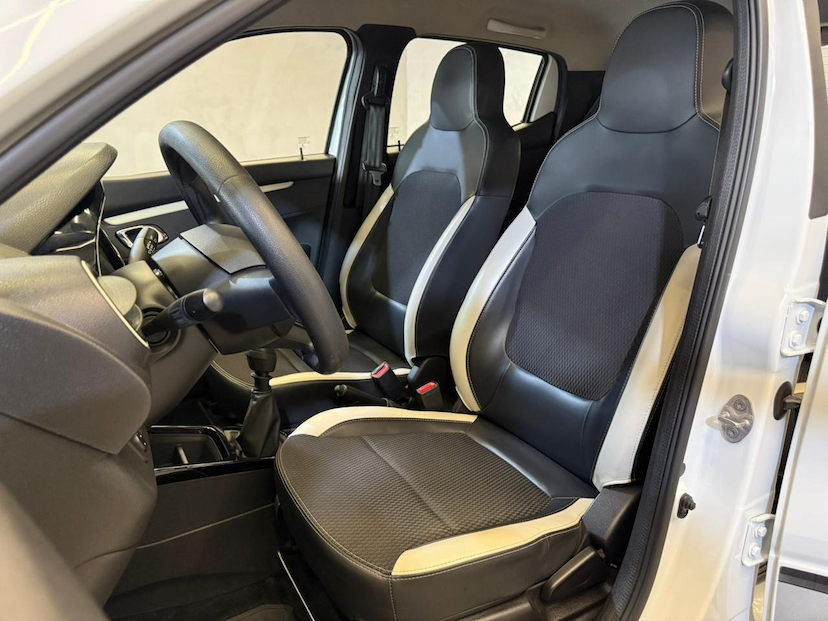 Foto do veículo RENAULT KWID  INTENS 10 MT 2020 66.751 KM 44.900,00