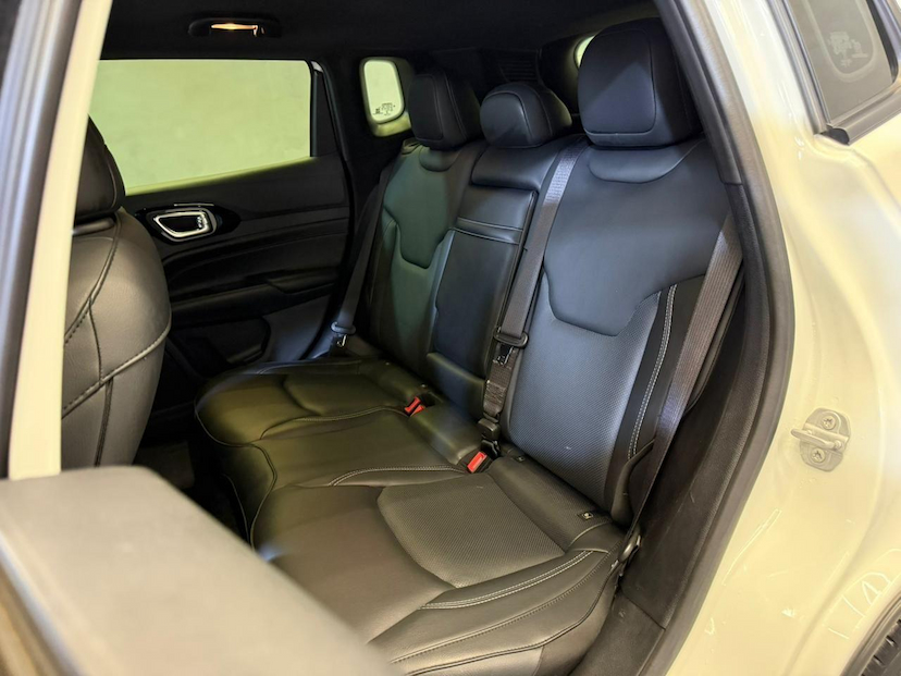Foto do veículo JEEP COMPASS  LONG TF 2022 45.000 KM 126.900,00