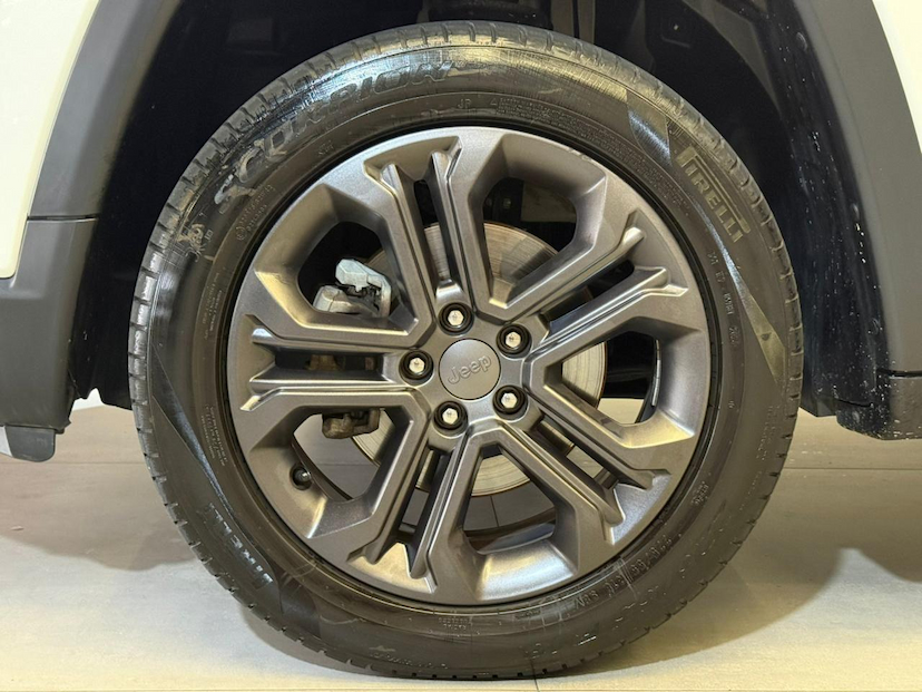 Foto do veículo JEEP COMPASS  LONG TF 2022 45.000 KM 126.900,00