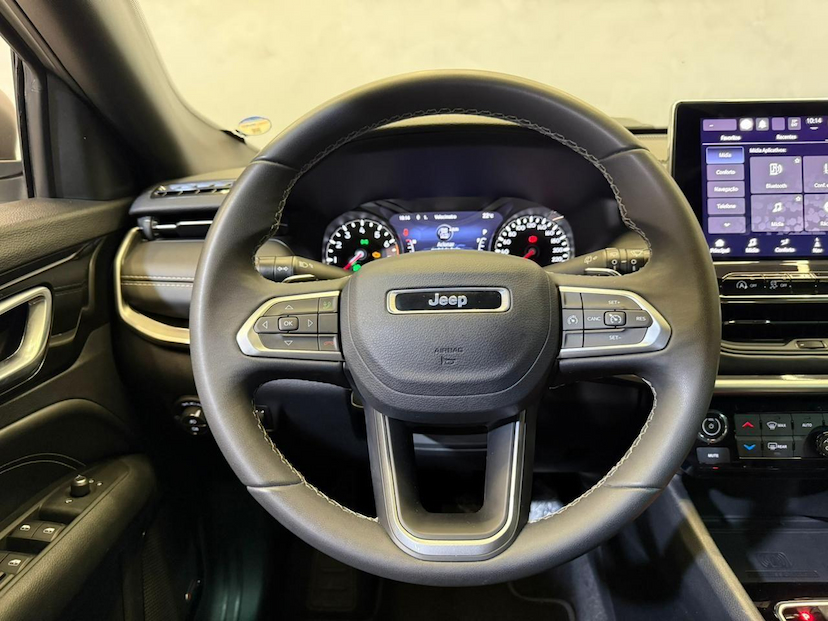Foto do veículo JEEP COMPASS  LONG TF 2022 45.000 KM 126.900,00