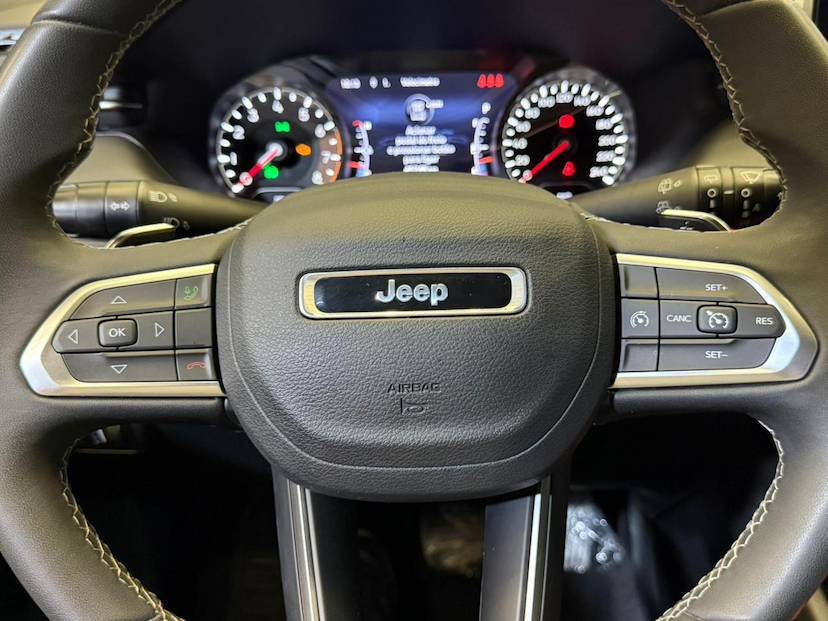 Foto do veículo JEEP COMPASS  LONG TF 2022 45.000 KM 126.900,00