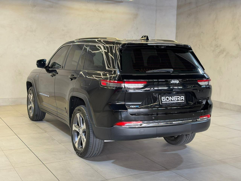 Foto do veículo JEEP CHEROKEE GRAND  4XE 2.0 T. AUT. (HIBRIDO) 2024 18.806 KM 375.900,00
