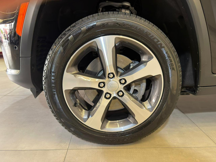 Foto do veículo JEEP CHEROKEE GRAND  4XE 2.0 T. AUT. (HIBRIDO) 2024 18.806 KM 375.900,00