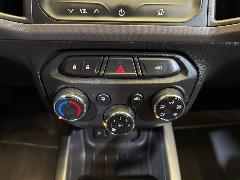 Foto do veículo CHEVROLET PRISMA  1.4MT LTZ 2015 139.186 KM 54.900,00
