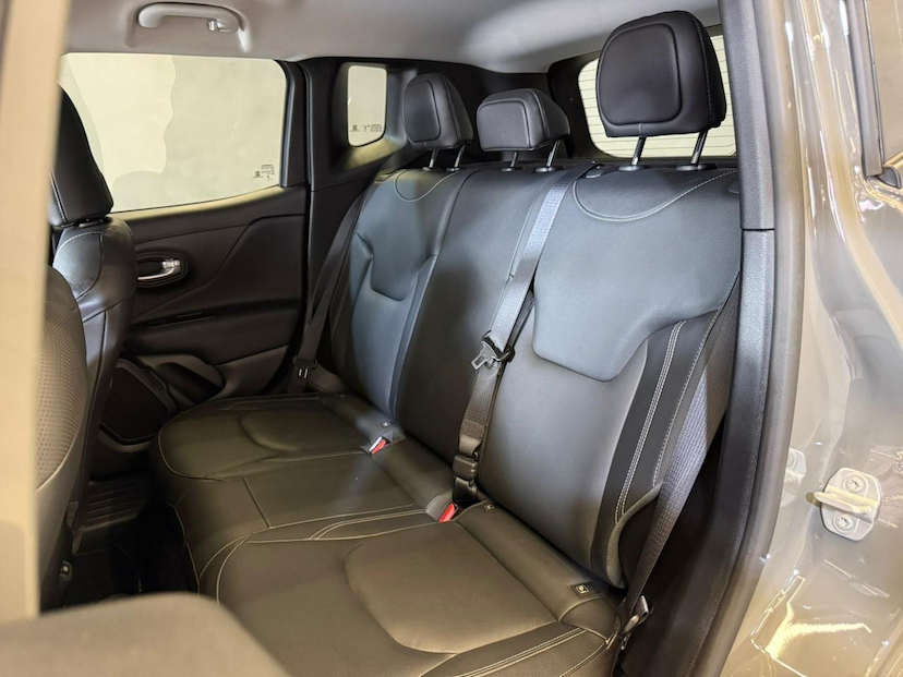 Foto do veículo JEEP RENEGADE  LGTD T270 2024 34.775 KM 114.900,00