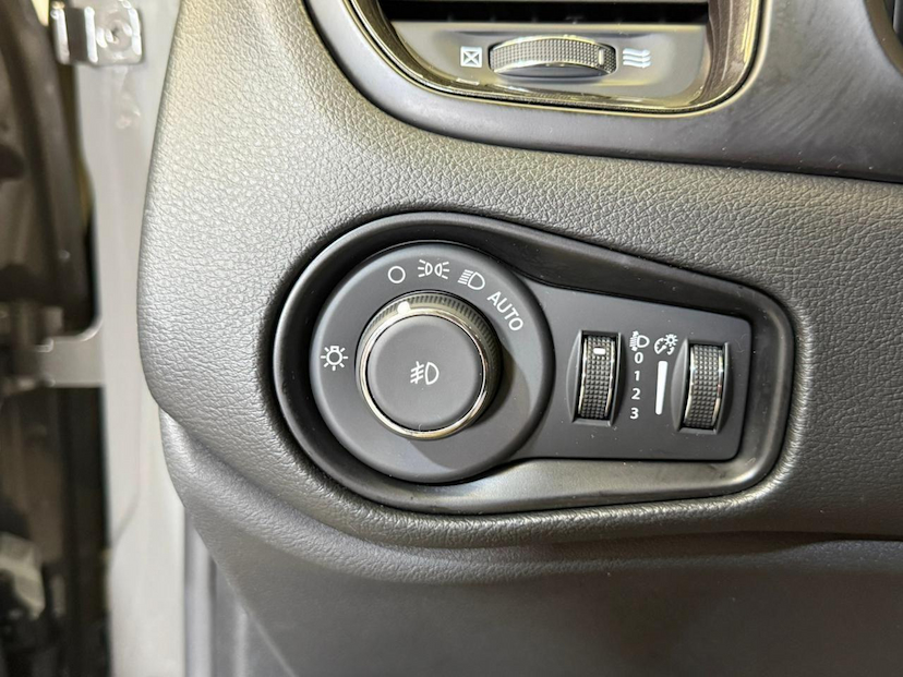 Foto do veículo JEEP RENEGADE  LGTD T270 2024 34.775 KM 114.900,00