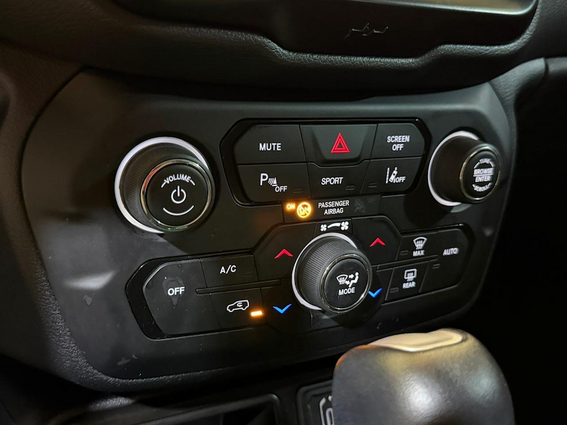 Foto do veículo JEEP RENEGADE  LGTD T270 2024 34.775 KM 114.900,00