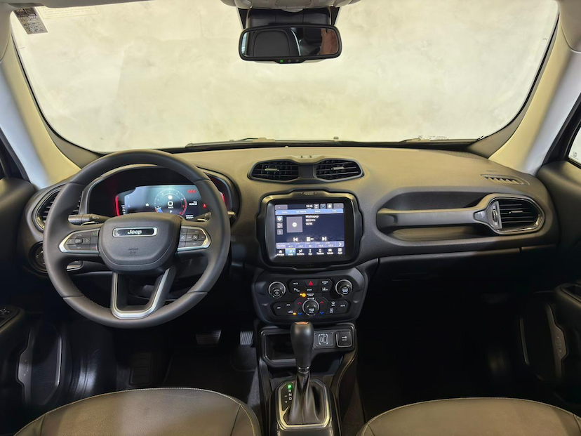 Foto do veículo JEEP RENEGADE  LGTD T270 2024 29.406 KM 115.900,00