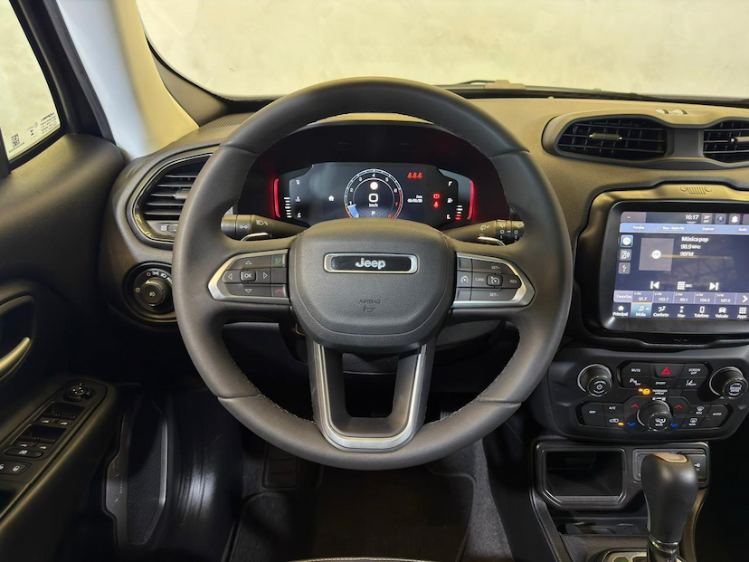 Foto do veículo JEEP RENEGADE  LGTD T270 2024 29.406 KM 115.900,00