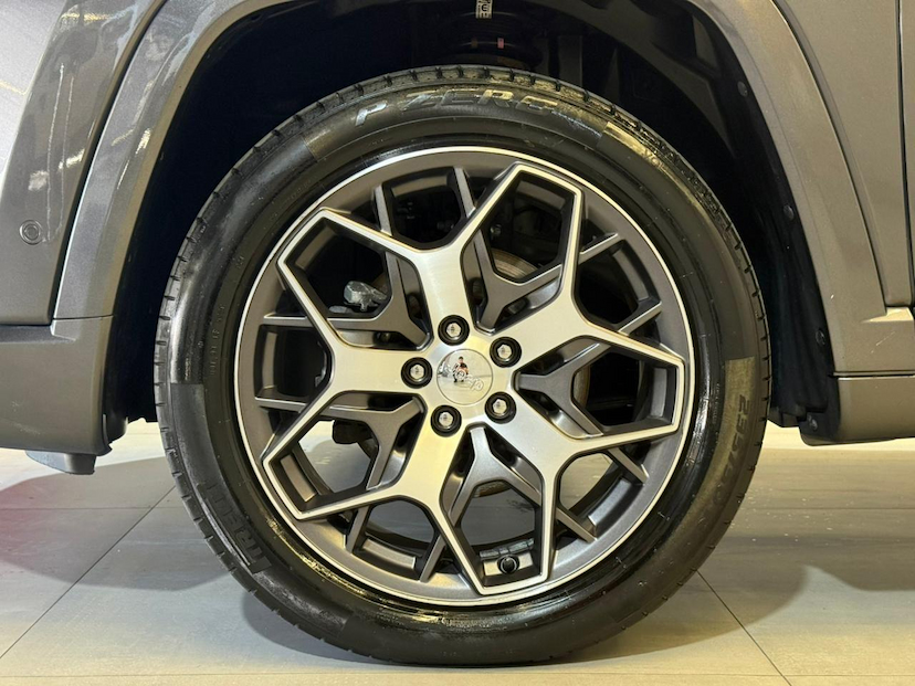 Foto do veículo JEEP COMMANDER  OVR T270 2022 51.754 KM 164.900,00