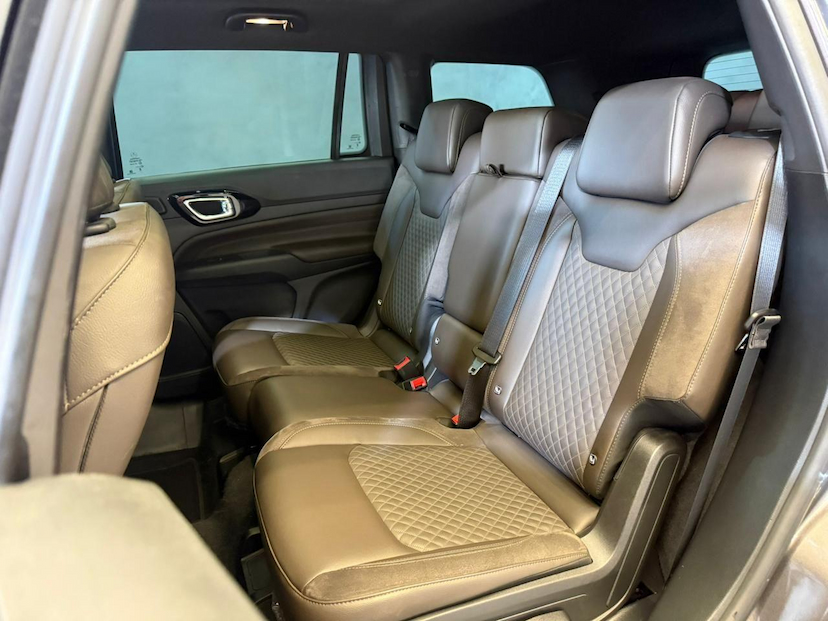 Foto do veículo JEEP COMMANDER  OVR T270 2022 51.754 KM 164.900,00