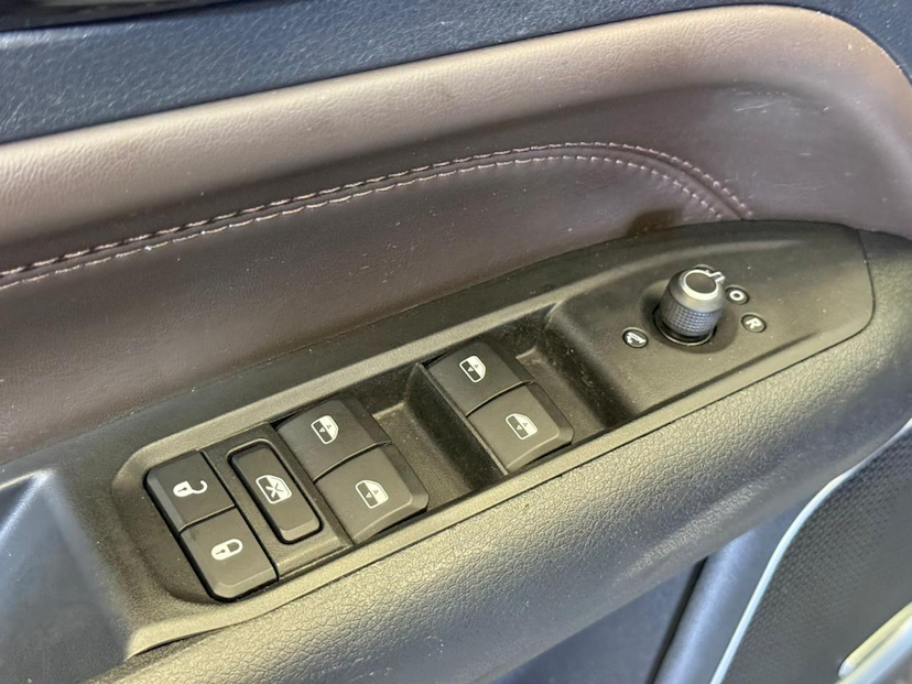 Foto do veículo JEEP COMMANDER  OVR T270 2022 51.754 KM 164.900,00