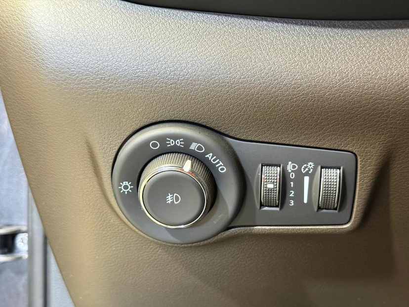 Foto do veículo JEEP COMMANDER  OVR T270 2022 51.754 KM 164.900,00